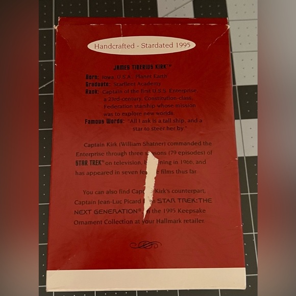 Hallmark Star Trek Captain James T Kirk Ornament - Picture 2 of 3